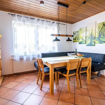 Apartment Schwarzfelder Hof *